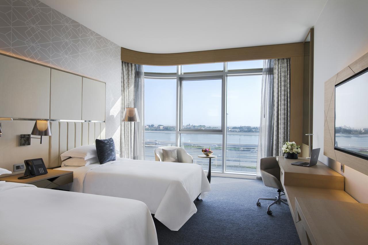 Hotel Pearl Rotana Capital Centre Abu Dhabi Esterno foto